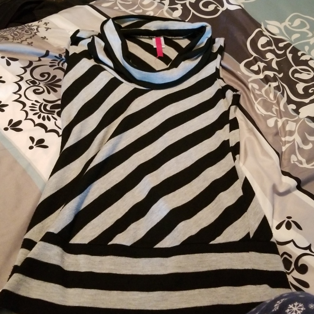 Striped sleeveless shirt